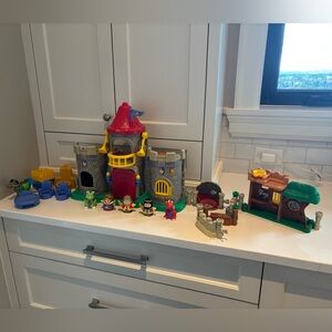 Fisher Price Little People Lil Kingdom Castle